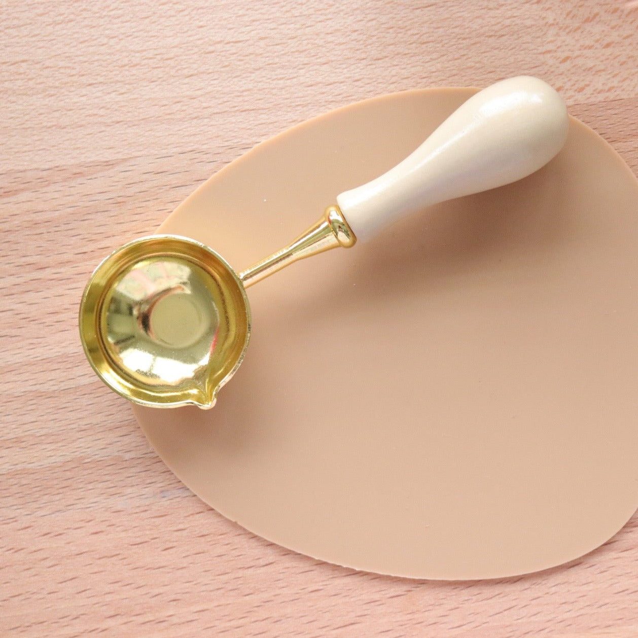 Melting Spoon - Sand Beige Handle