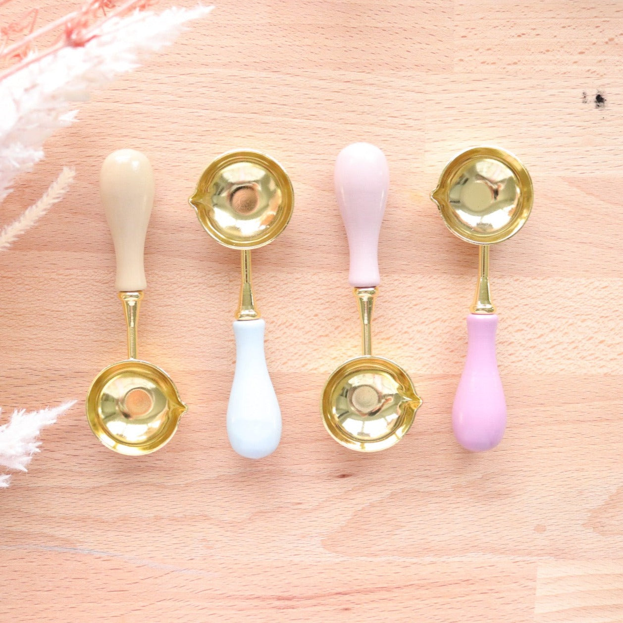 Melting Spoon - Carnation Pink Handle